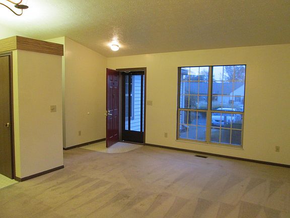 2nd image of 3545 Chesapeake Dr