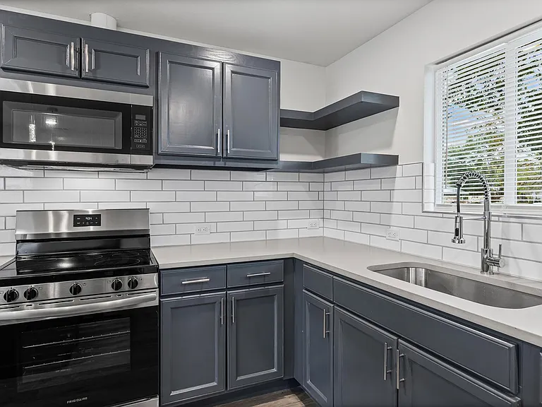 1100 Monte Vista Dr — Photo 11