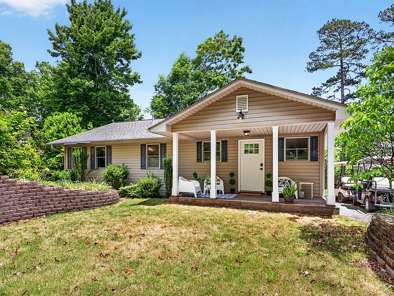 162 Hilltop Ct — Photo 14