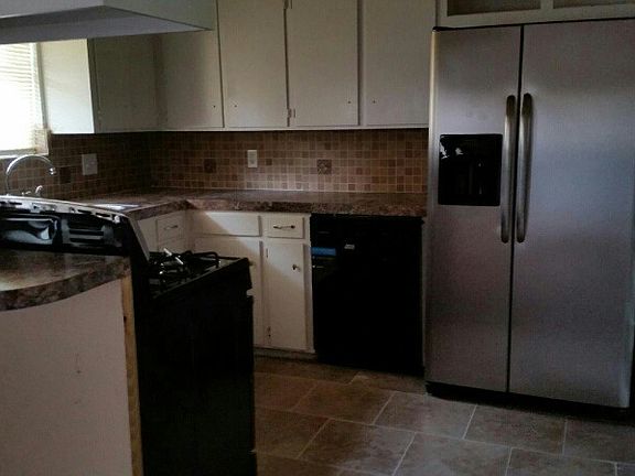 3rd image of 1704 Pamela Ln