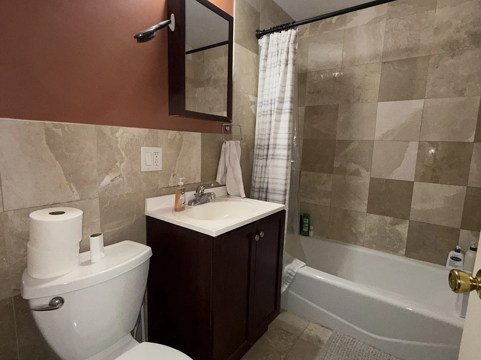 4 bed, 2.0 bath, $4,150 — Photo 4