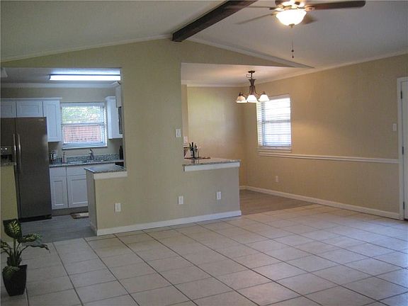3rd image of 1916 Kynette Dr