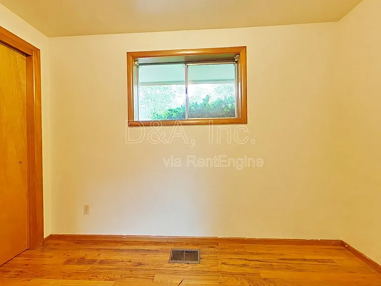 702 NW 14th St — Photo 10