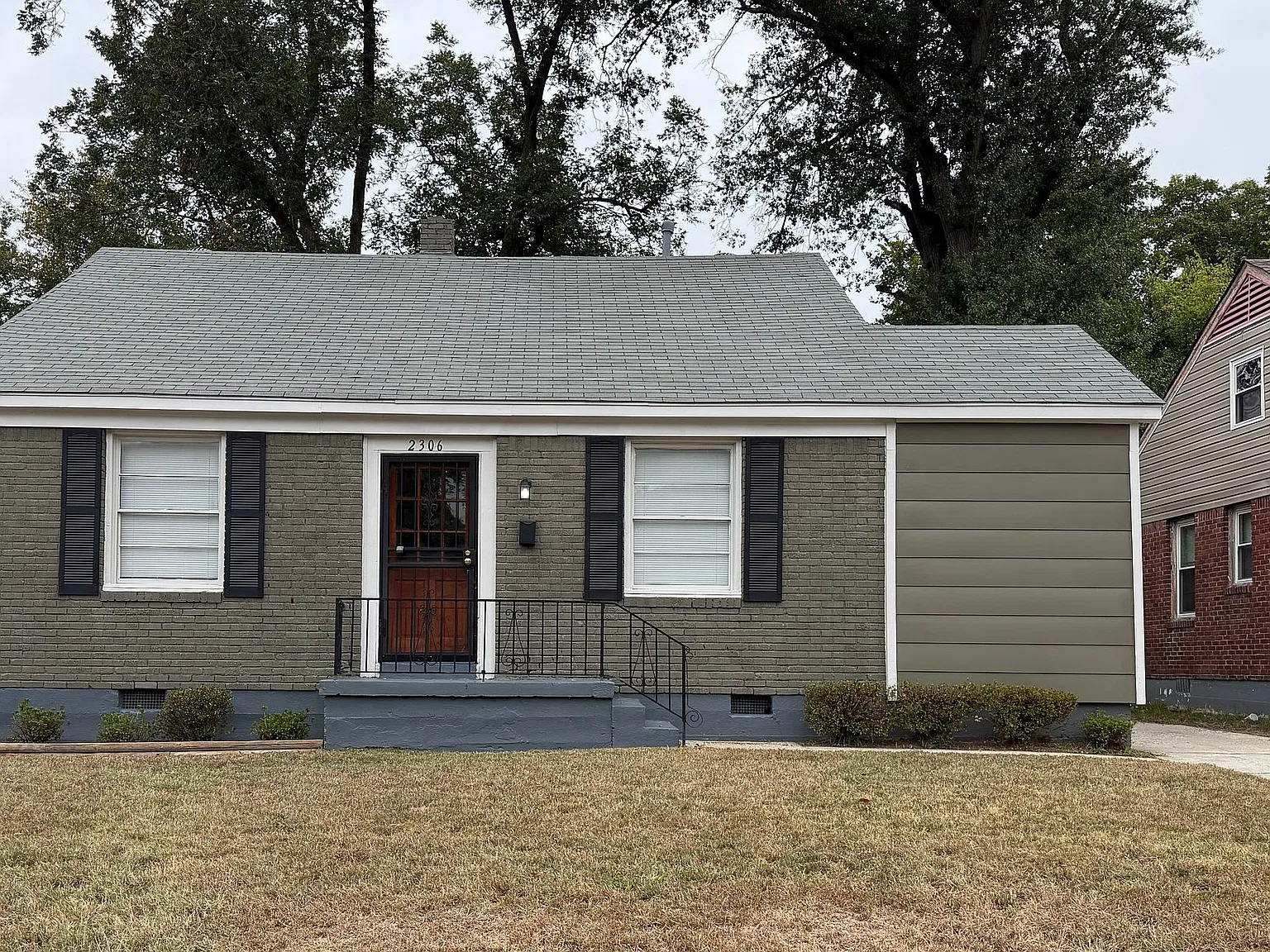 2306 Arlington Ave — Photo 1