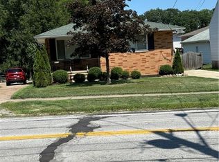 3214 W Ridgewood Dr, Parma, OH 44134