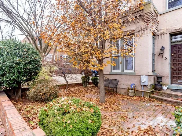 315 12th St SE, Washington, DC 20003