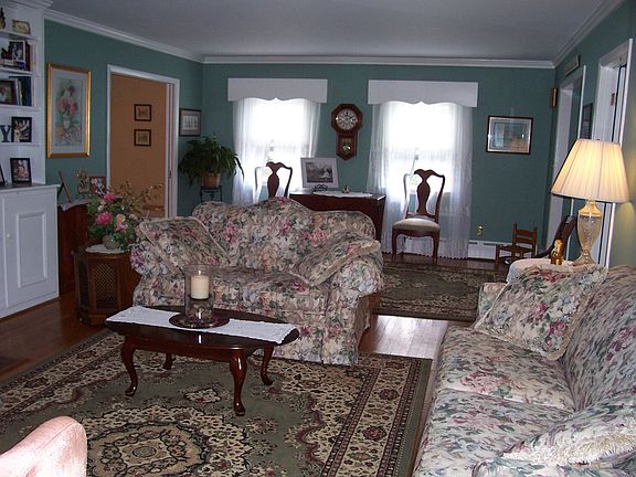 3rd image of 812 Gardner St
