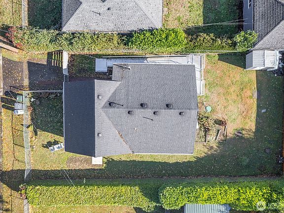 3rd image of 15115 Grant Avenue SW