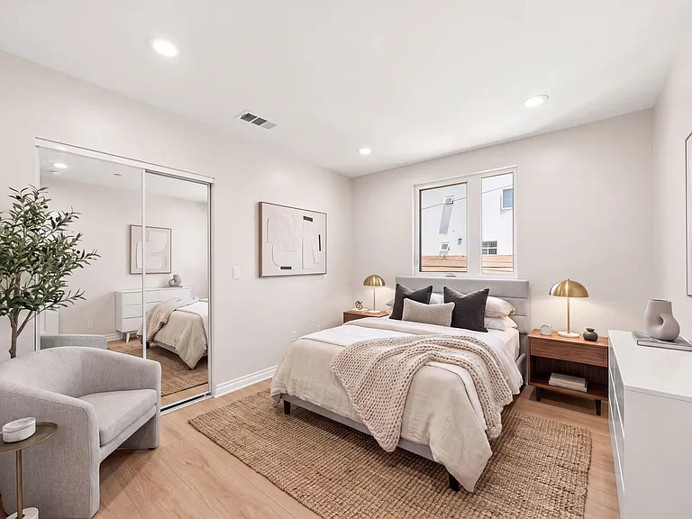 523 S Mathews St #523 — Photo 7