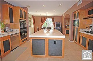 4th image of 31 Highfield Gln