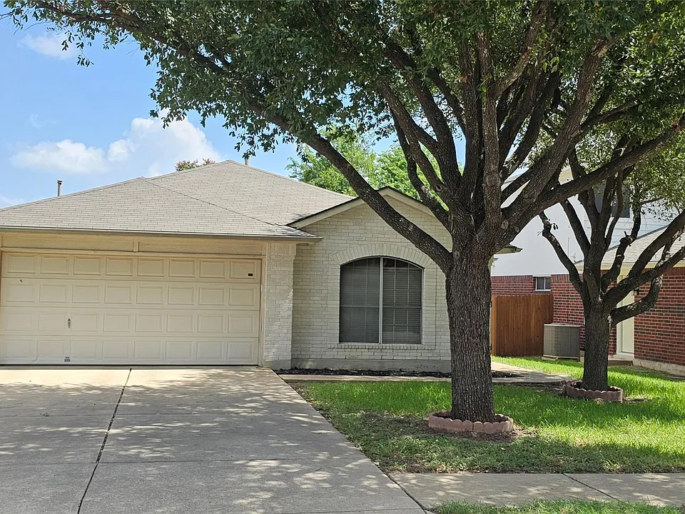 2241 Ada Ln