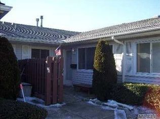 76 Storm Dr, Holtsville, NY 11742