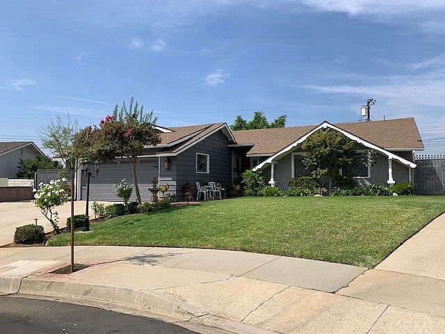 1st image of 463 N Mangrove Ave