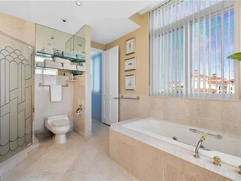 7515 Pelican Bay Blvd #Penthouse D — Photo 27