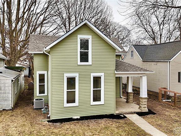 3rd image of 727 N Russell St