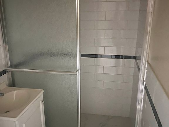5th image of 340 E 87th St #B