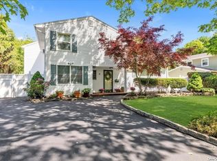 6 Culver Ct, Melville, NY 11747