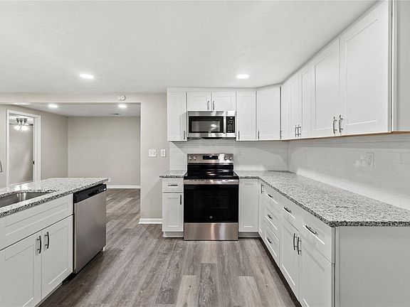 5th image of 621 N 5th St