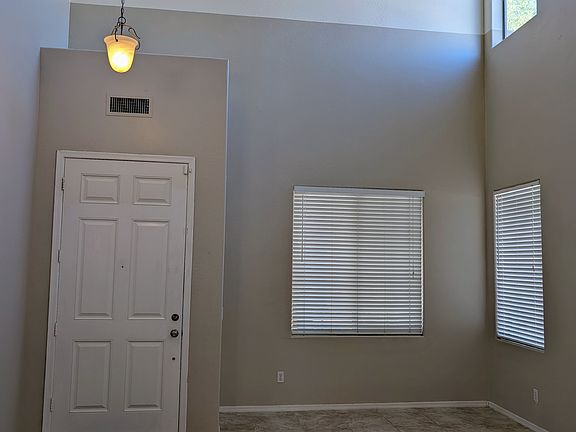 4th image of 2116 E Aloe Pl