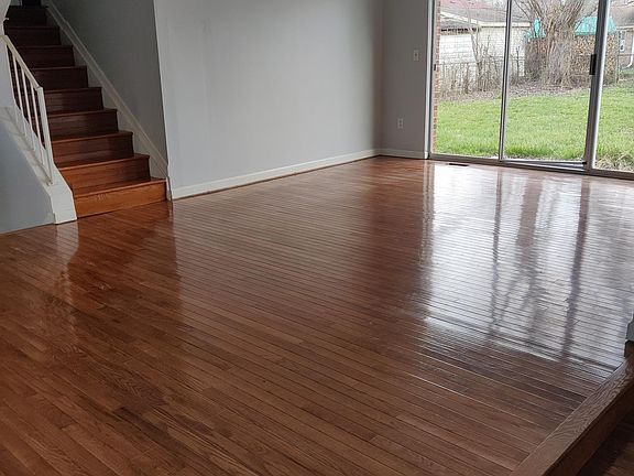 2nd image of 22355 Donnelly Ave