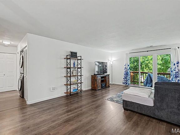 3rd image of 745 Sugar Glen Dr #5