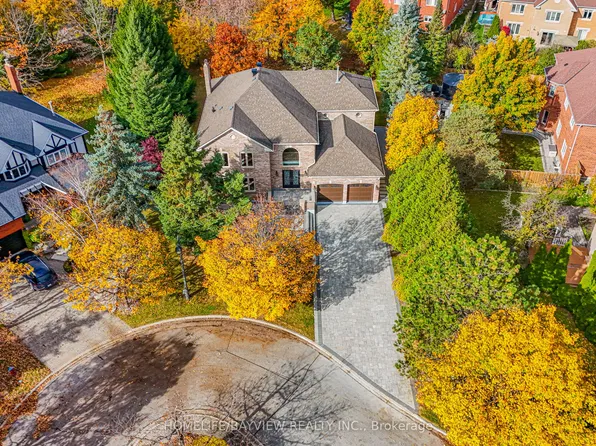 11 Wendover Ct, Richmond Hill, ON L4B 3G4