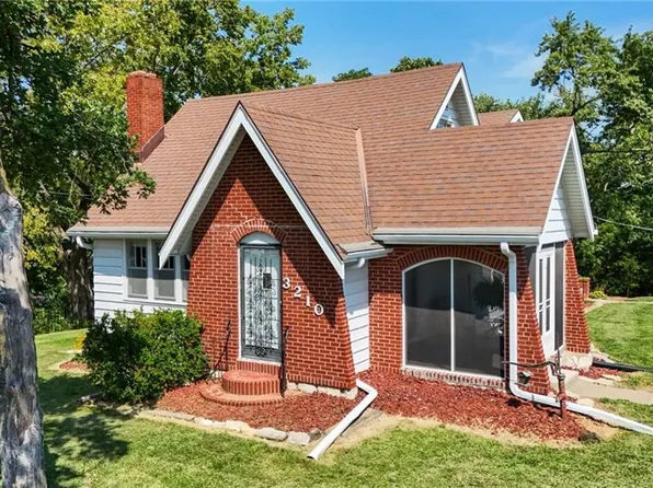 3210 Steele Rd, Kansas City, KS 66106