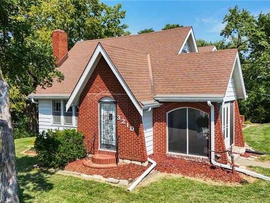 3210 Steele Rd, Kansas City, KS 66106