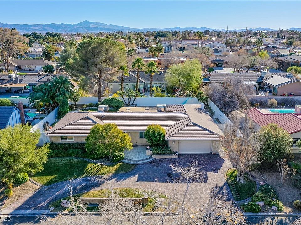 1st image of 3699 Mountcrest Dr