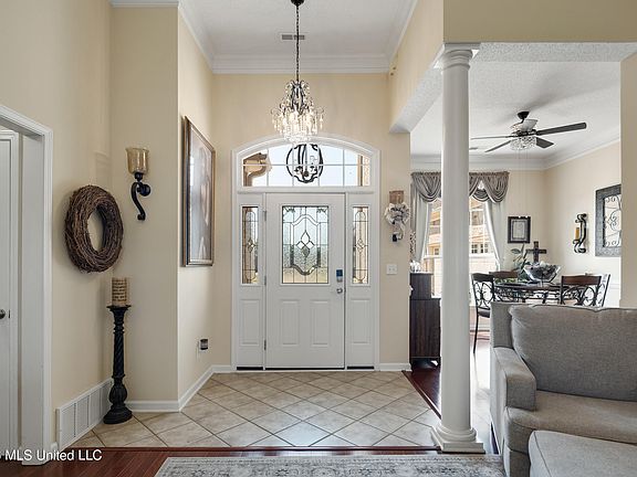 3rd image of 12868 Arbor Dr