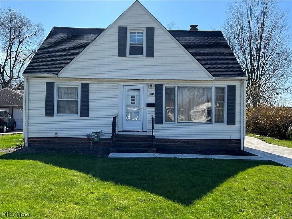 1666 Ridgeview Dr photo 1
