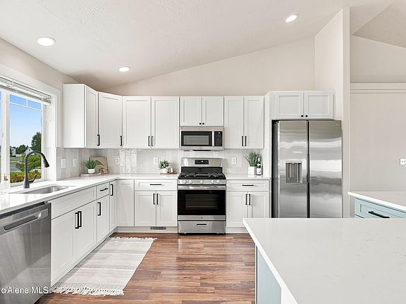 4th image of 2835 N Howell Rd