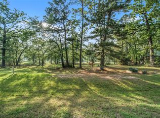26 Hillsborough Dr, Huntsville, TX 77340