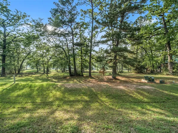 26 Hillsborough Dr, Huntsville, TX 77340