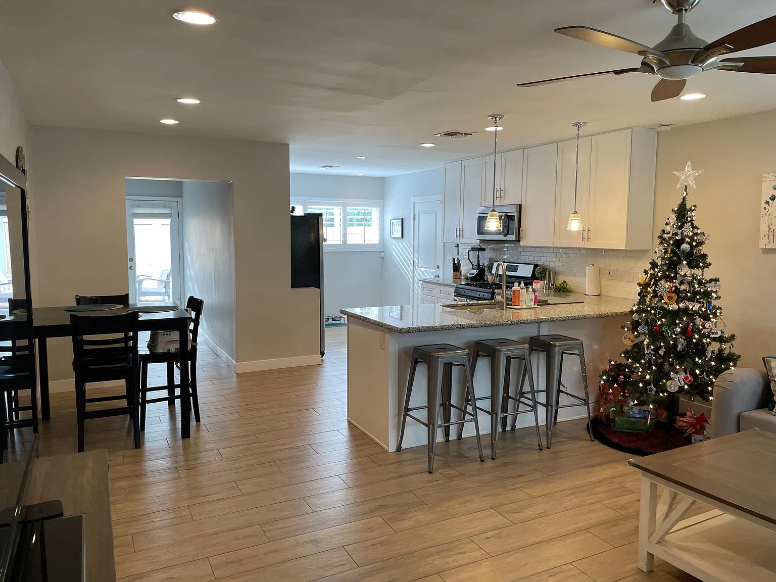 1305 E Highland Ave — Photo 3