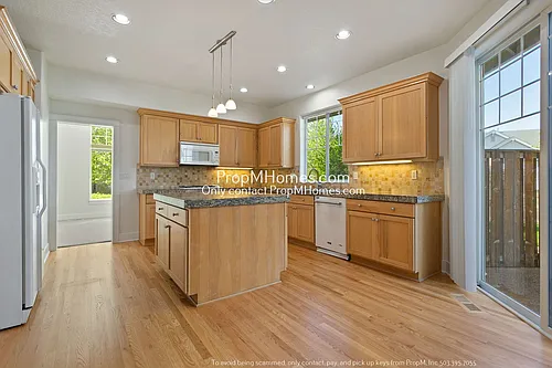 340 SW Delta Dr Photo 1