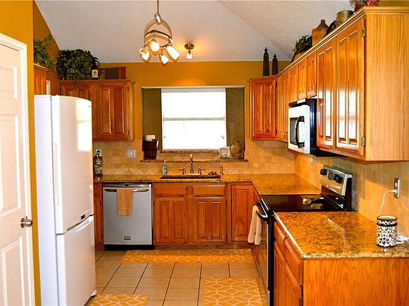 3rd image of 4423 Monte Vista Ln