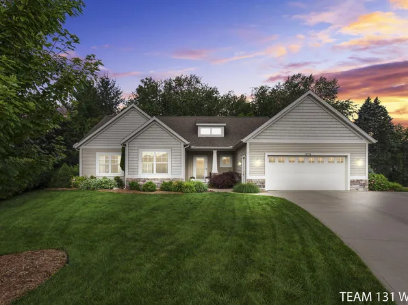 10778 Bridgewater Dr, Zeeland, MI 49464
