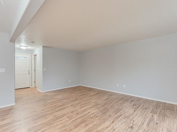 5th image of 4407 NE 135th Ct