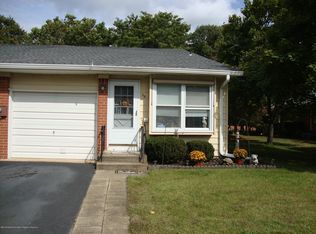 5B Betsy Ross Ln, Whiting, NJ 08759