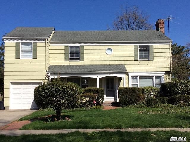 1st image of 1295 Surrey Ln