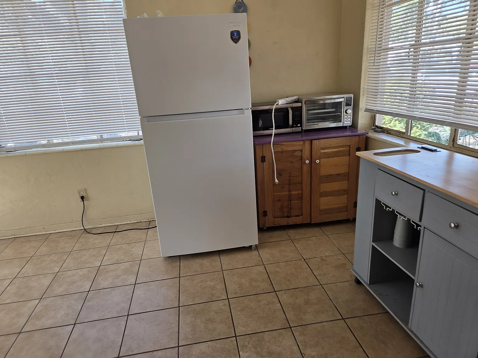 Studio, 350 sqft, $1,100 — Photo 2