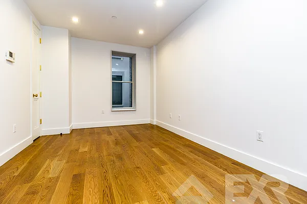 Rented by EXR | media 17