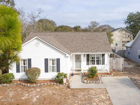134 NE 7th Street, Oak Island, NC 28465