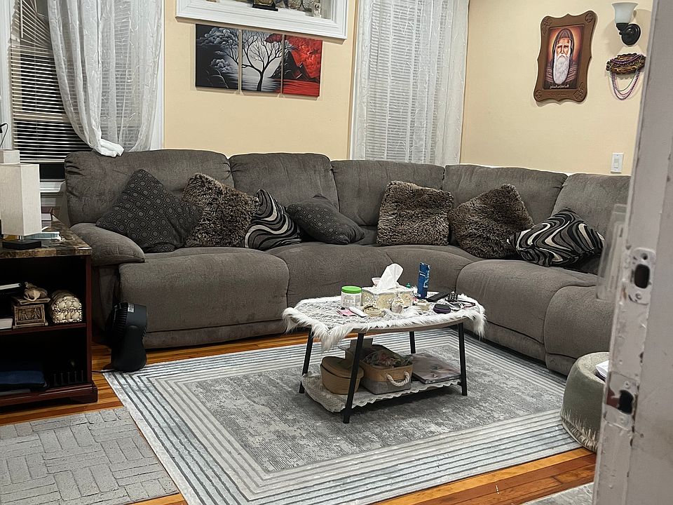 1st image of 198 Boyd Ave Floor 1