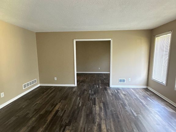 4th image of 516 Torwood Dr