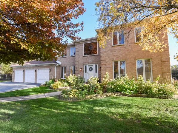 307 Anne Ct, Prospect Heights, IL 60070