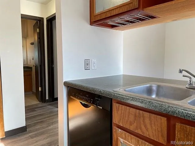 2024 Goss St #8 — Photo 6