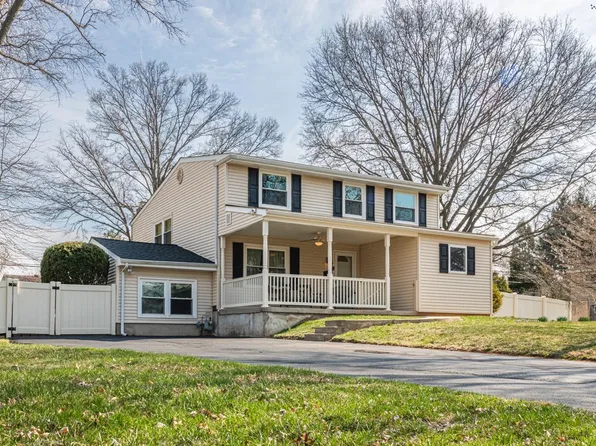 1649 Thayer Dr, Blue Bell, PA 19422