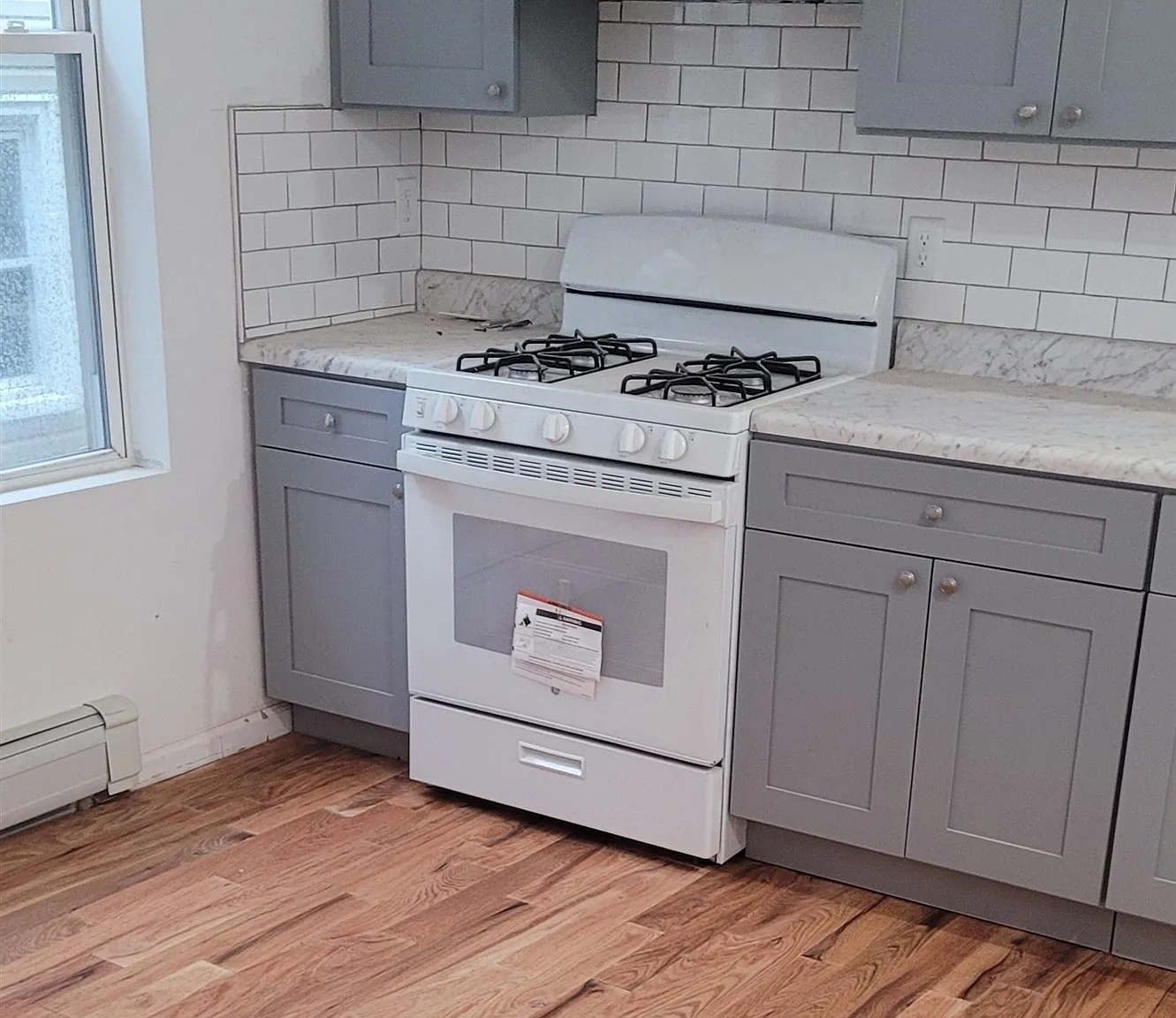 3 bed, 1.0 bath, $1,995 — Photo 3